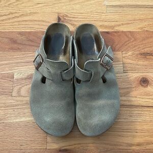 Birkenstock Boston Clog Taupe Suede Soft Footbed size 39 Narrow
